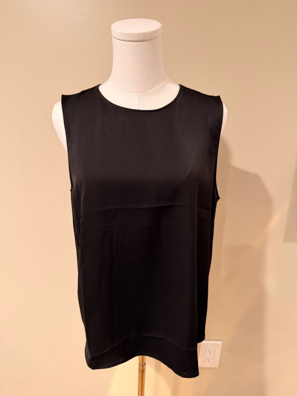 Banana Republic Black Sleeveless Crewneck Shell